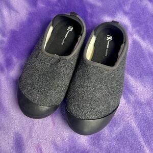 Mahabis classic slipper with detatchable outer sole.